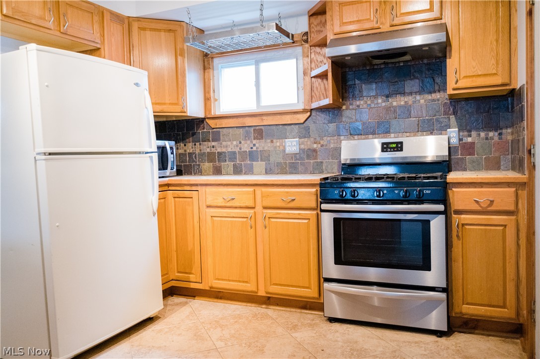 124 Washington Street W