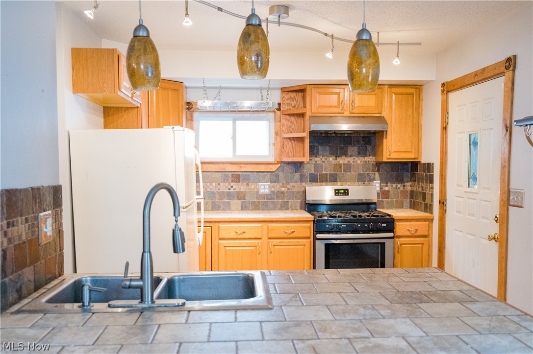 124 Washington Street W