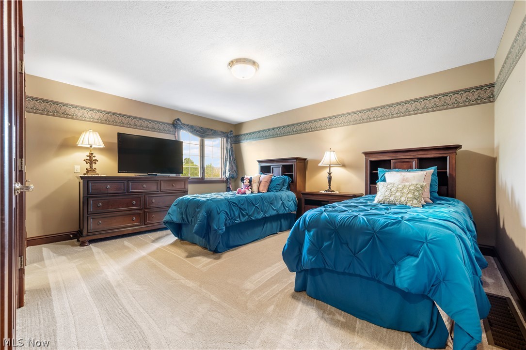 5554 Loma Linda Lane NE
