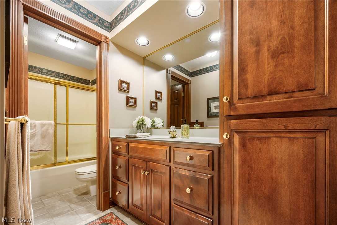 5554 Loma Linda Lane NE
