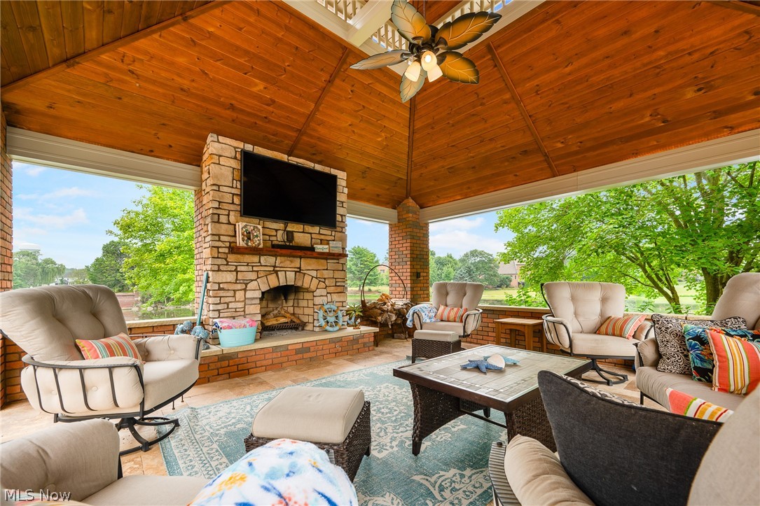 5554 Loma Linda Lane NE