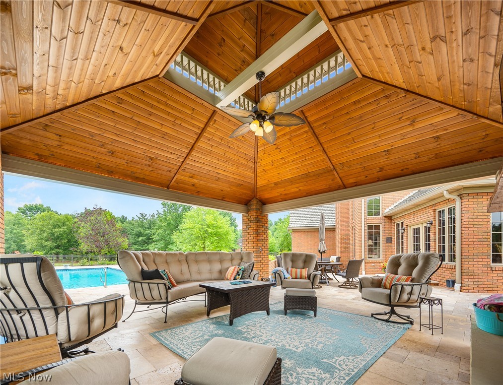 5554 Loma Linda Lane NE