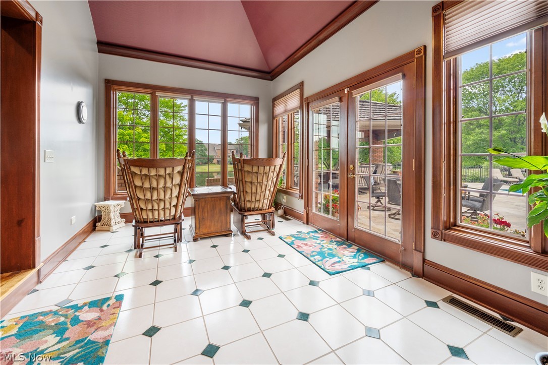 5554 Loma Linda Lane NE