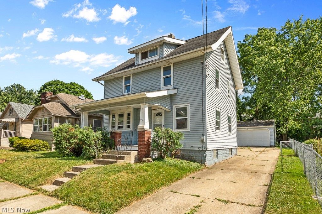 948 Saxon Avenue