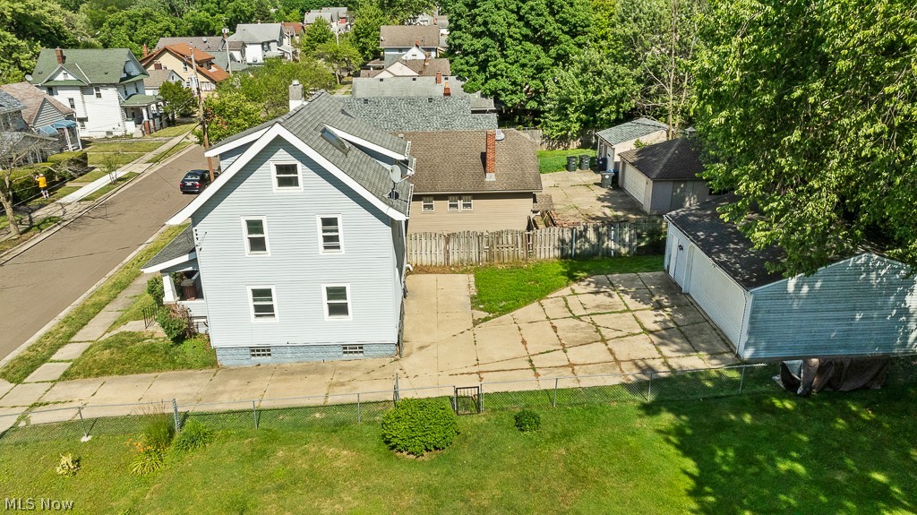 948 Saxon Avenue