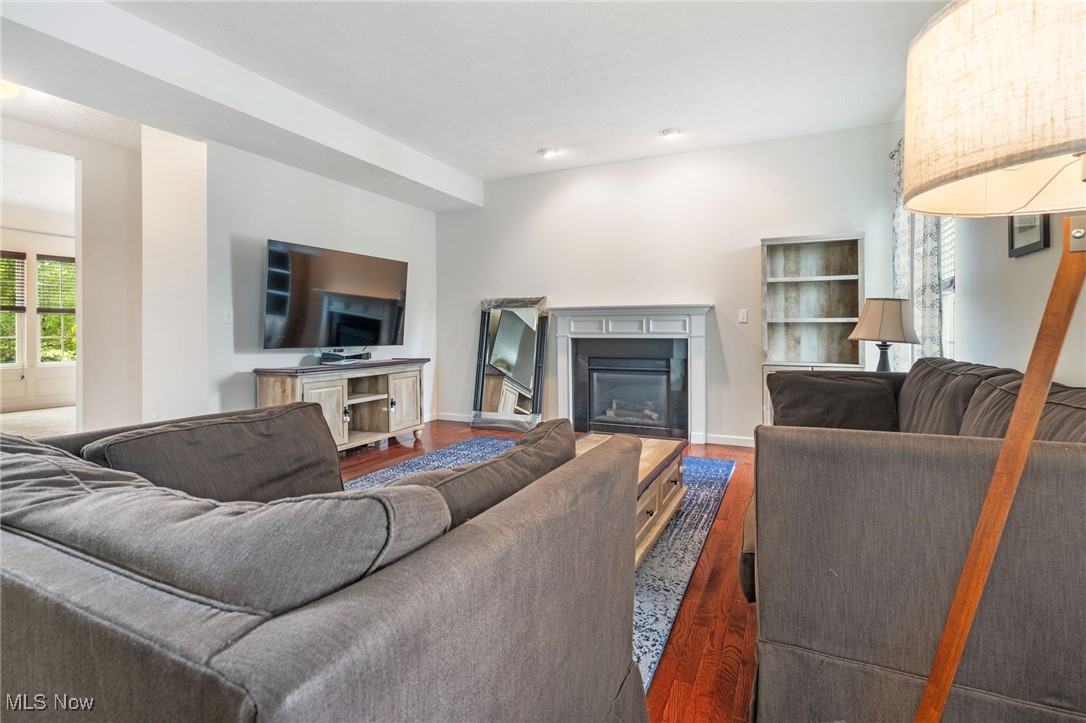2709 Bishop Oval