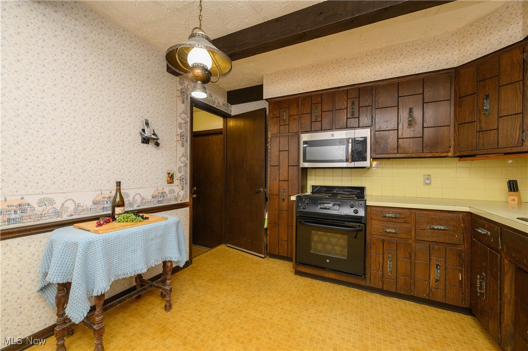 1307 Highwood Drive