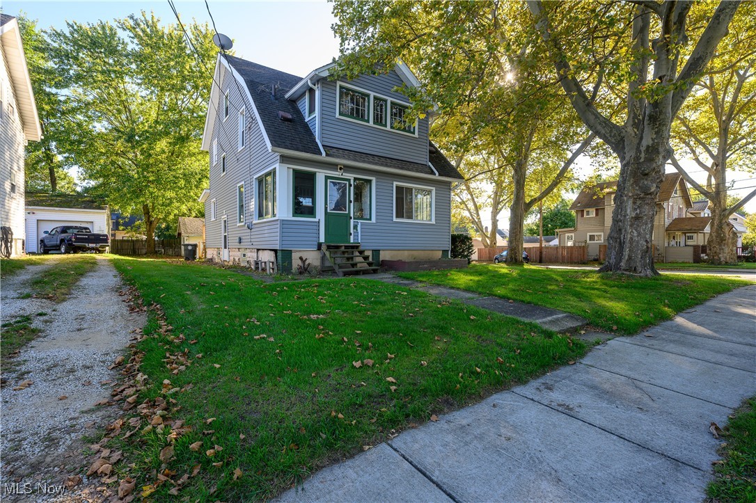 438 LOCKWOOD Street