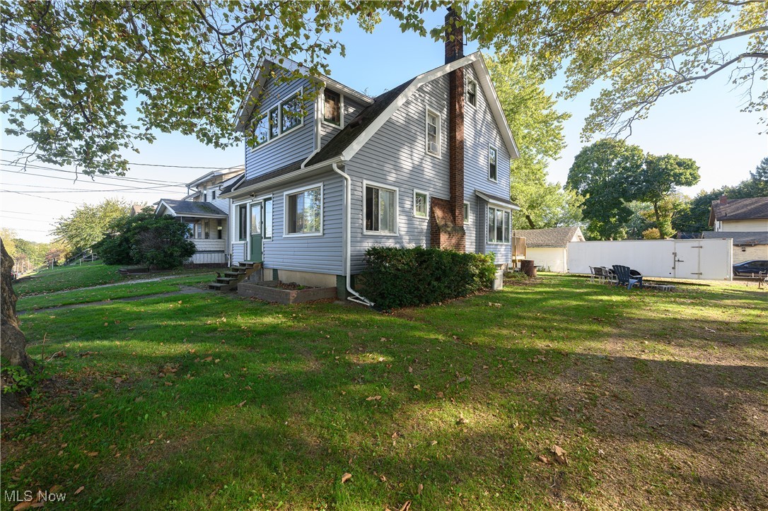 438 LOCKWOOD Street