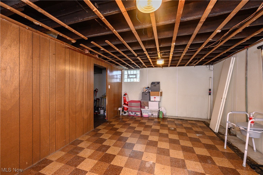 438 LOCKWOOD Street