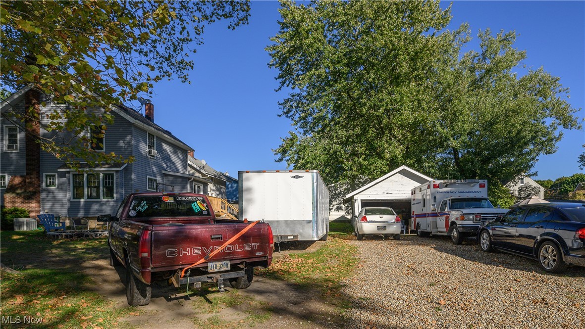 438 LOCKWOOD Street
