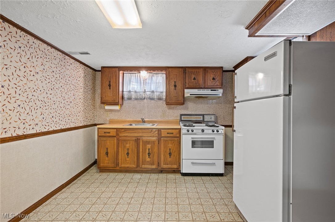 148 Hilltop Drive NW