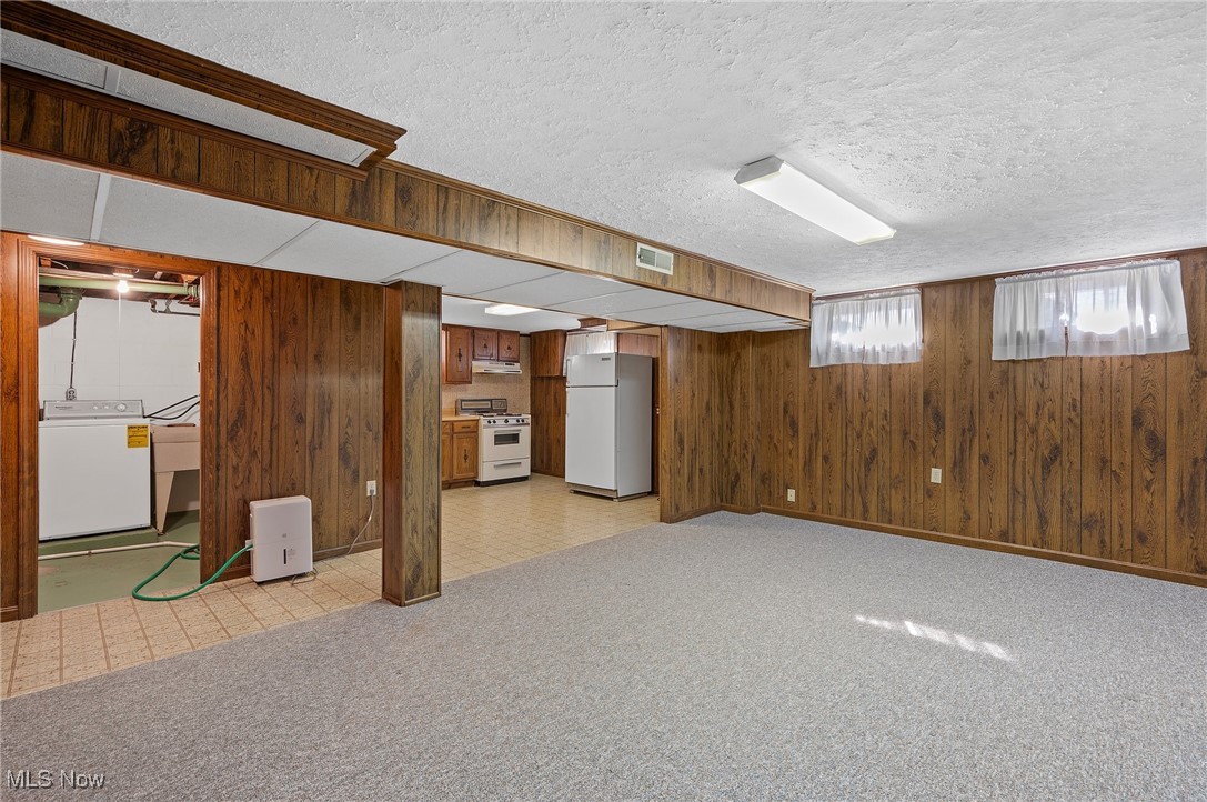 148 Hilltop Drive NW