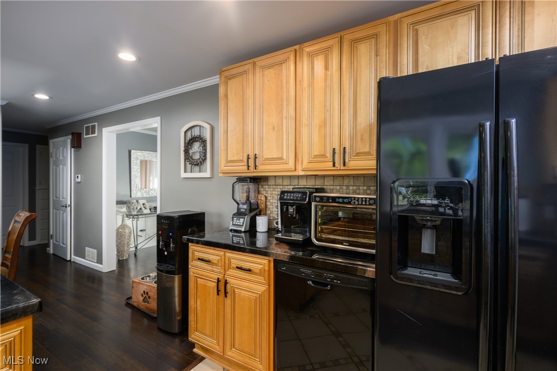 1041 W MILTON