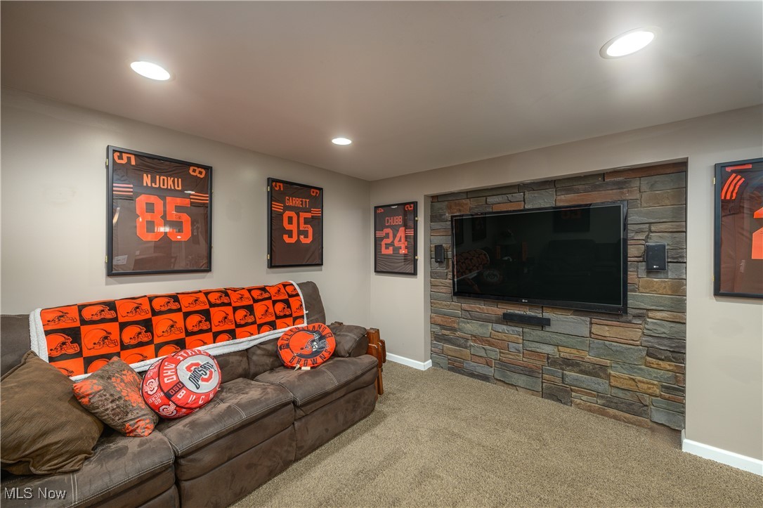 1041 W MILTON