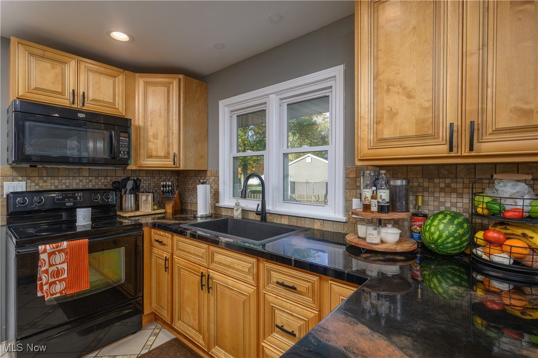1041 W MILTON