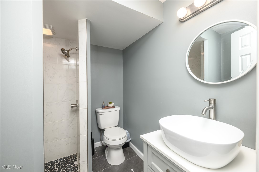 1041 W MILTON