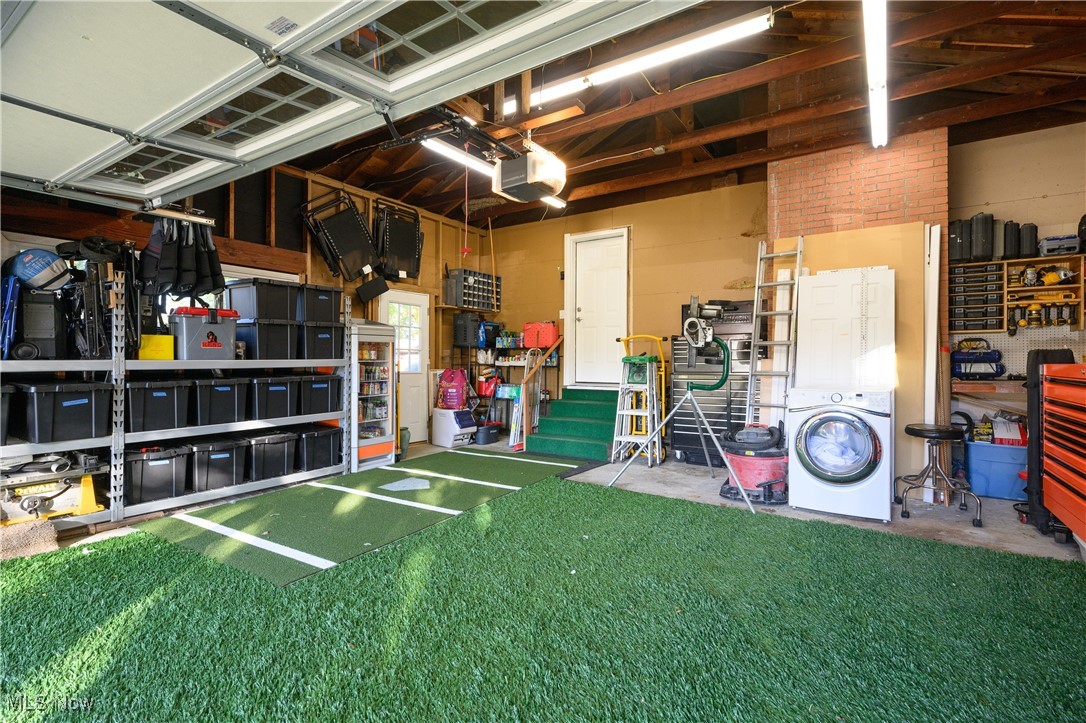 1041 W MILTON