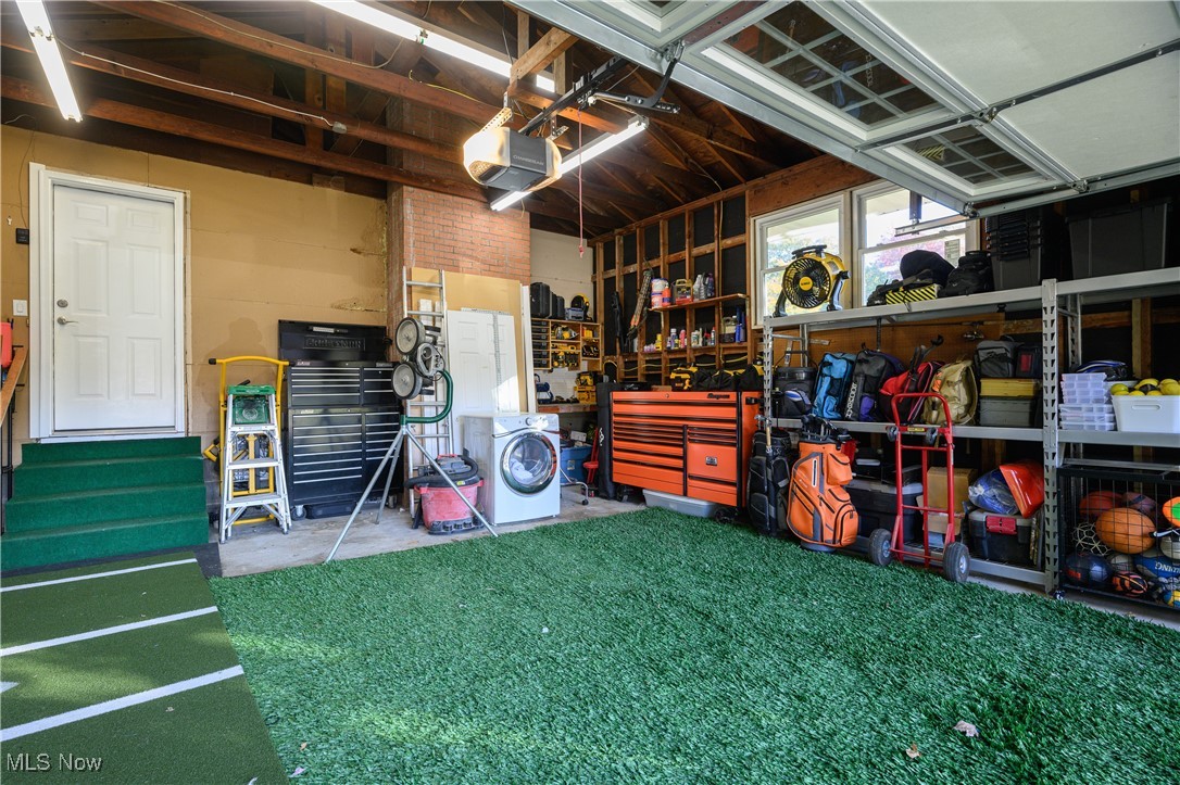 1041 W MILTON