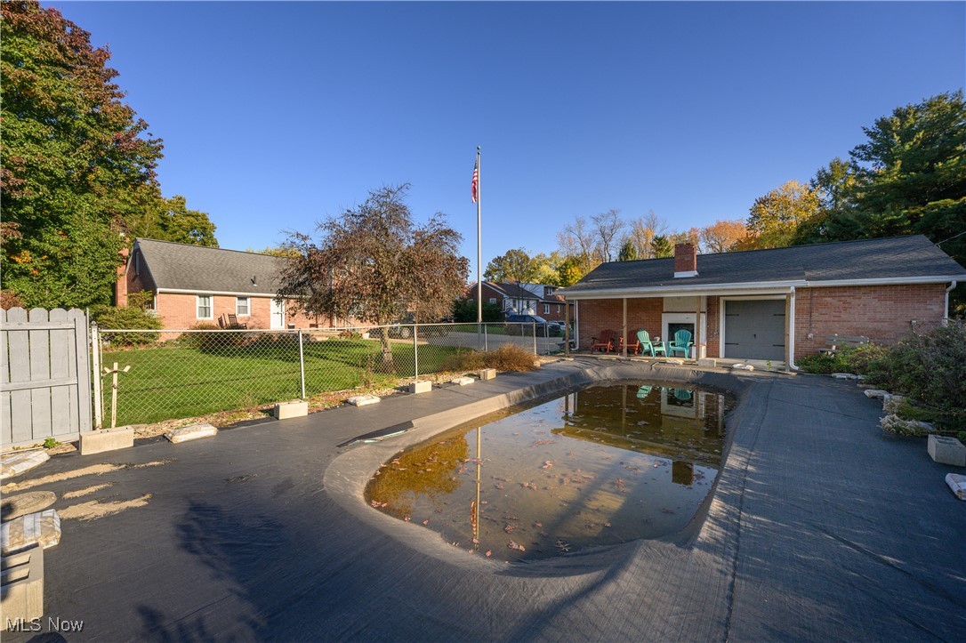 1320 Perry Drive NW