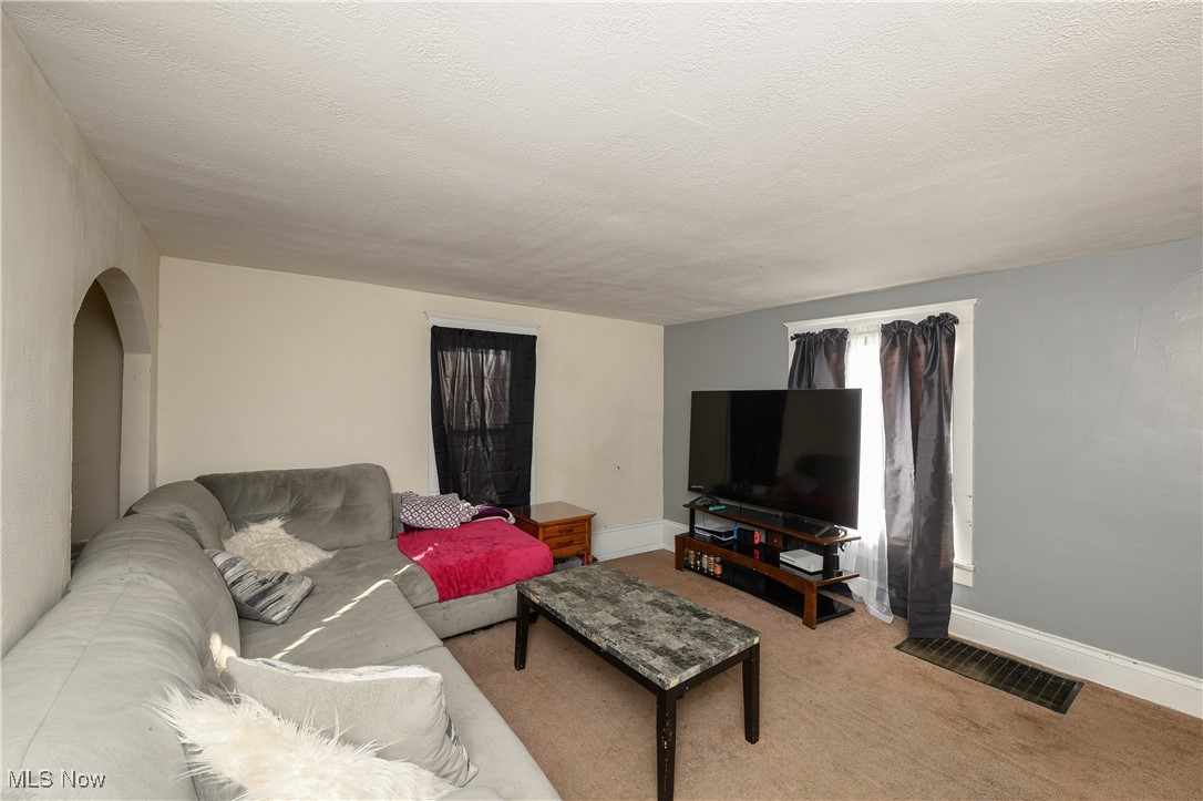 2860 Lincoln Way W