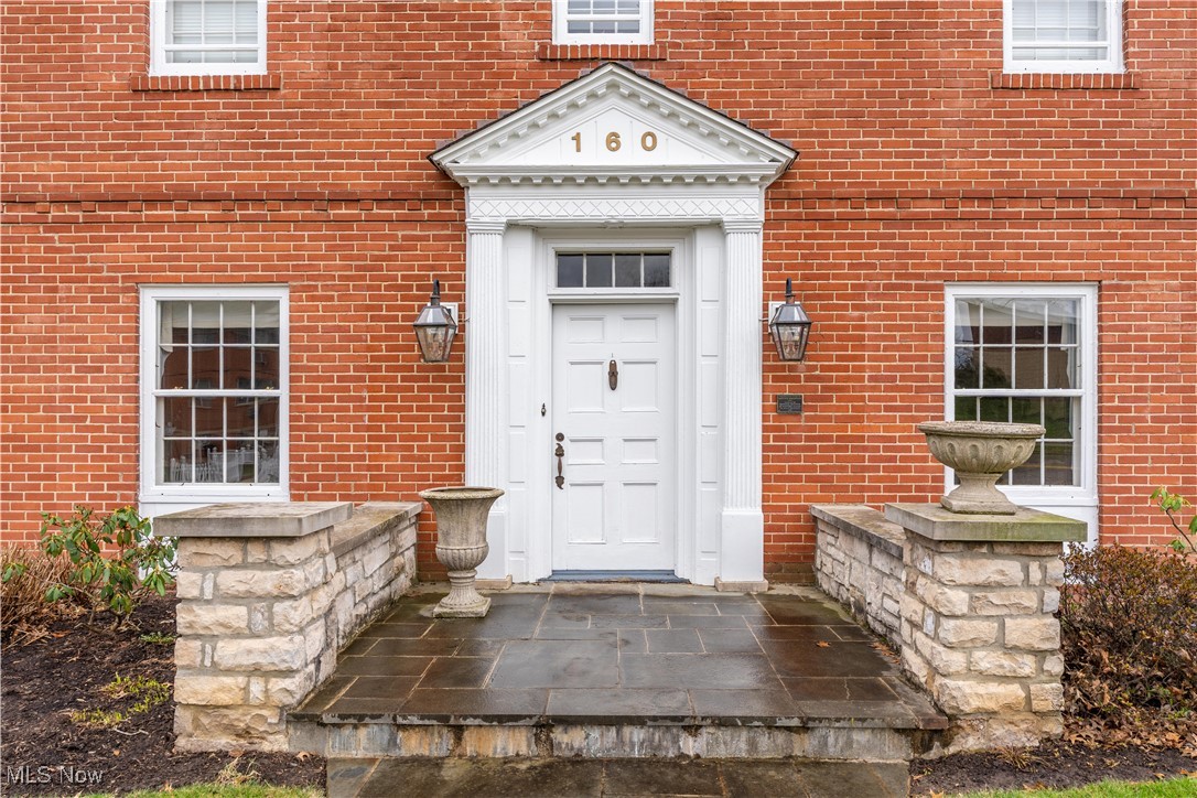 160 25th Street NW