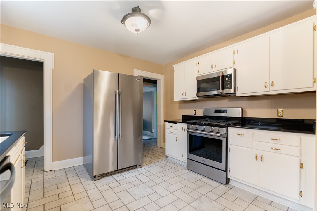160 25th Street NW