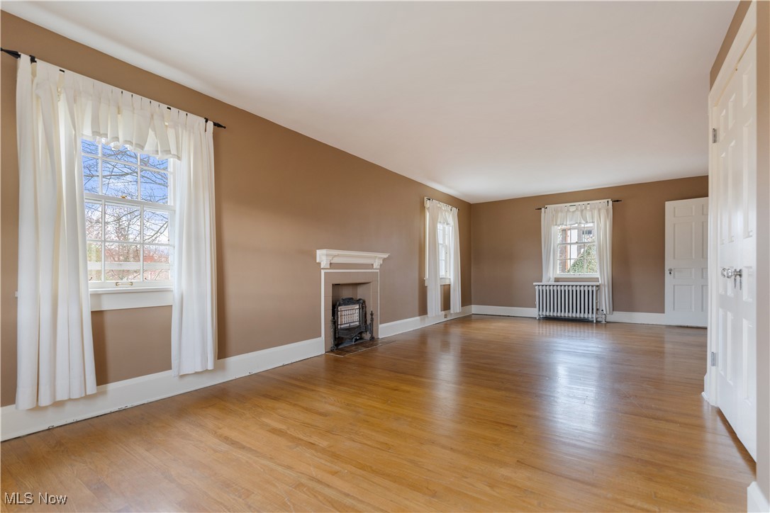 160 25th Street NW