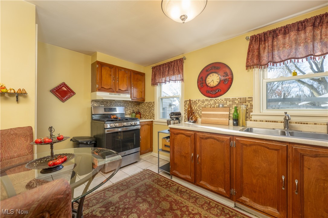 2702 25th NW