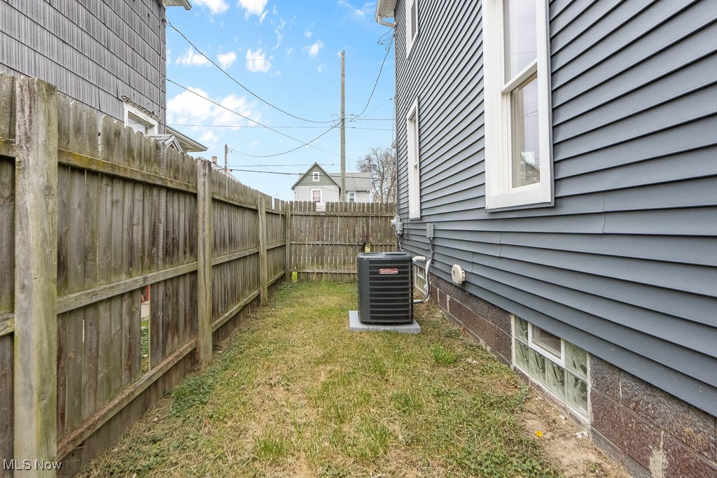 38 W Washington Street