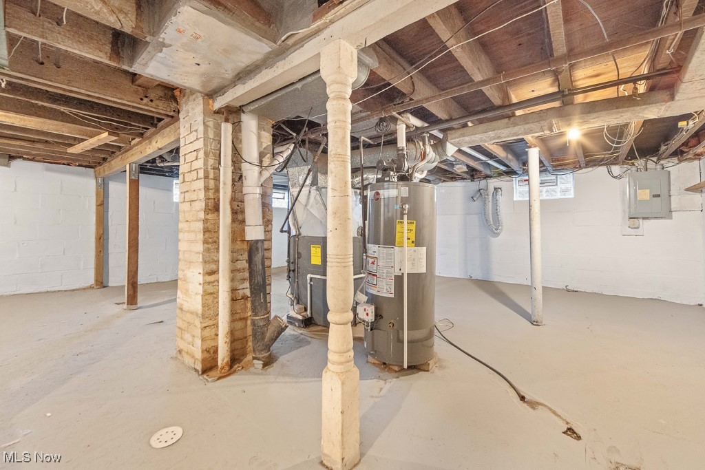 38 W Washington Street