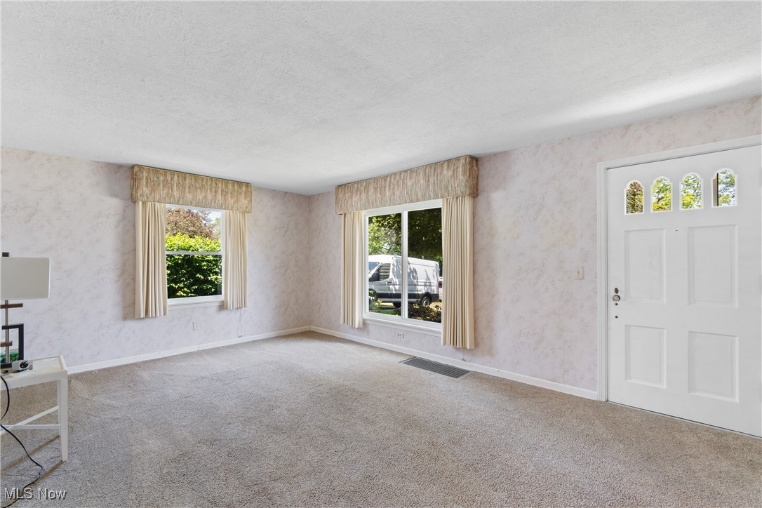 329 Grandview Avenue NW