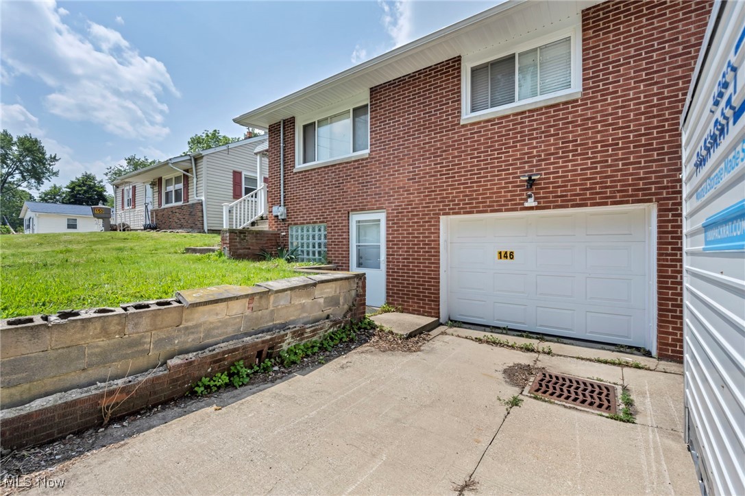 146 Hillman Road
