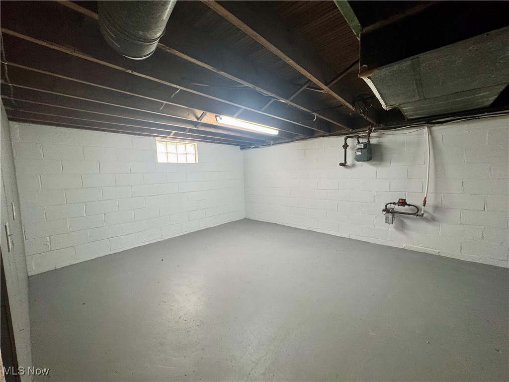 2420 Empire Road NE
