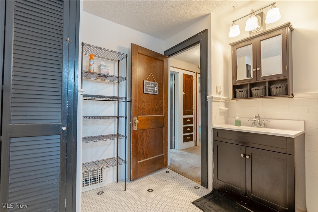 1611 27th Street NW