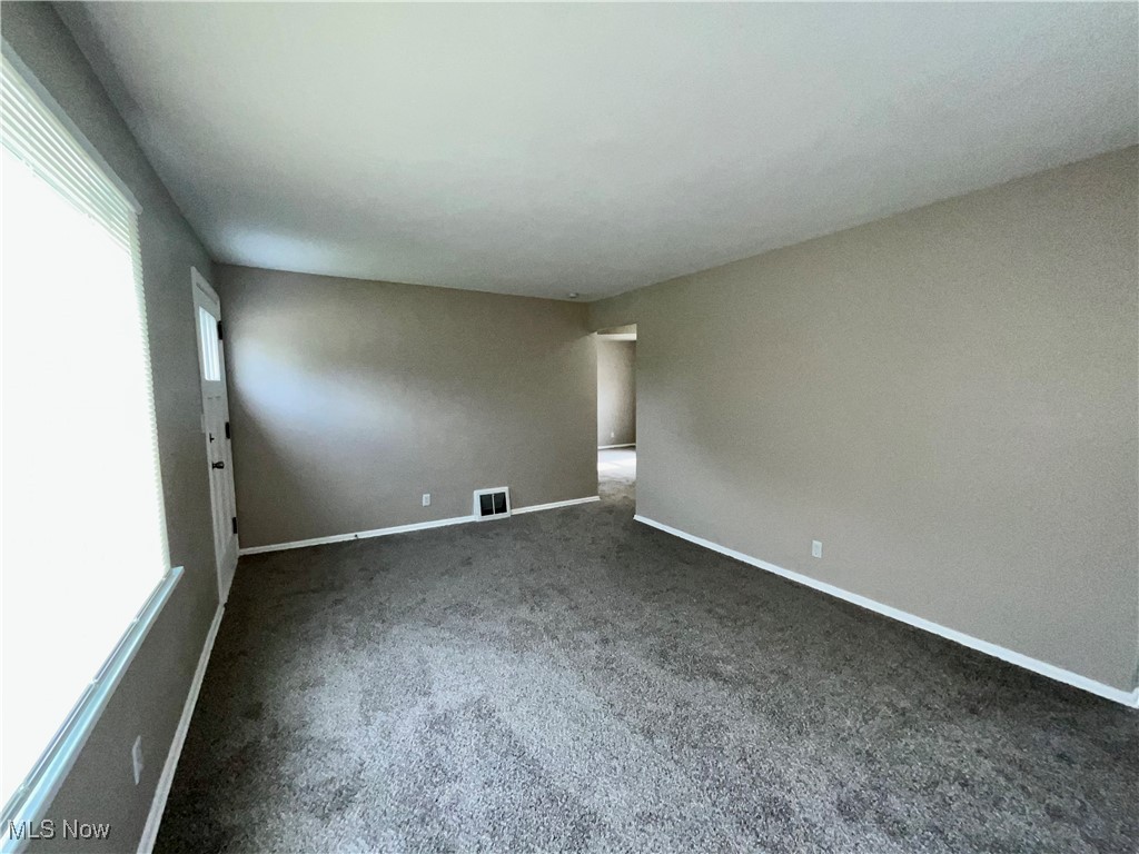 2611 Maple Avenue NE
