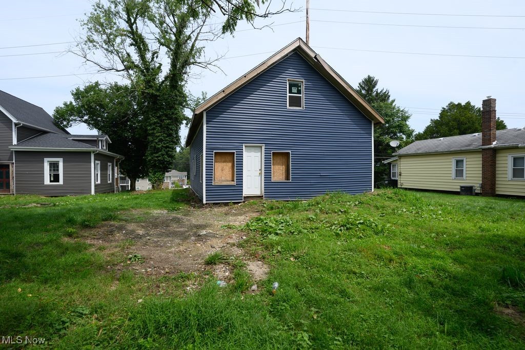 1319 Walnut Road SE