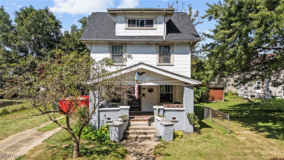 325 Crestmont Avenue NE