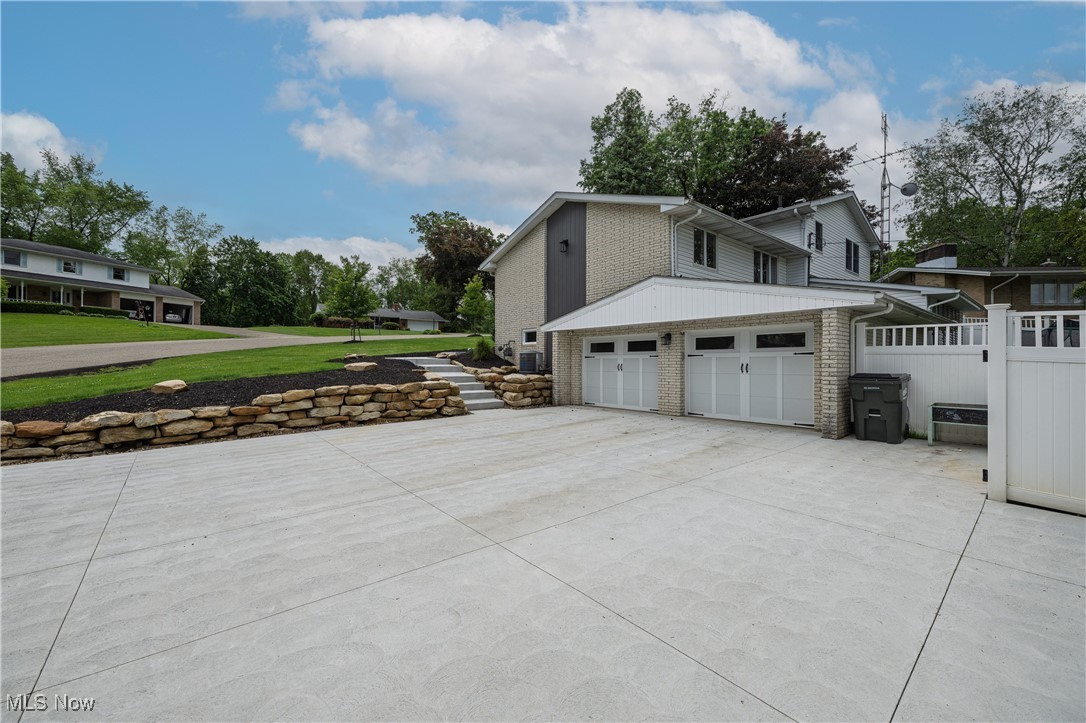 4184 Meadowview Drive NW