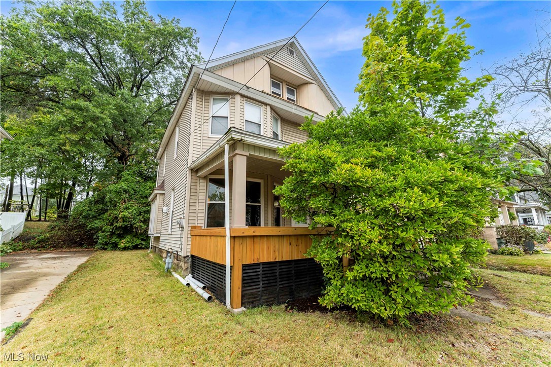186 Rhodes Avenue