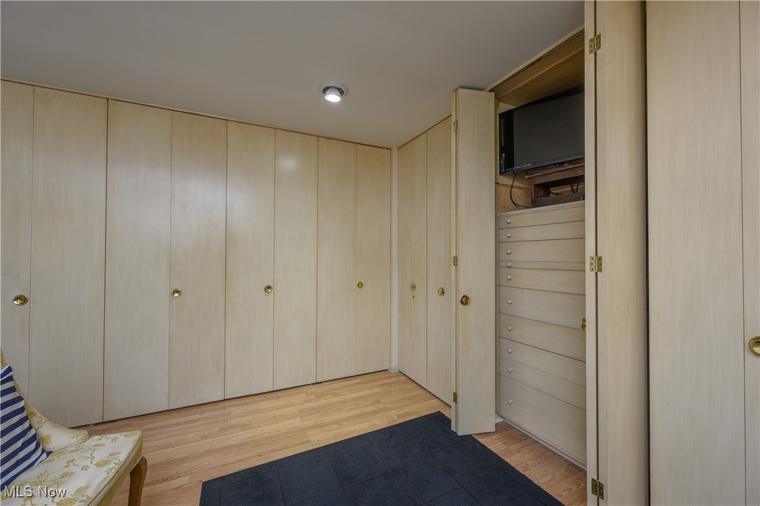 2206 Graustark Path