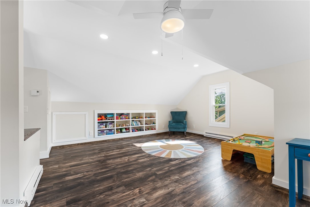 3277 E Scarborough