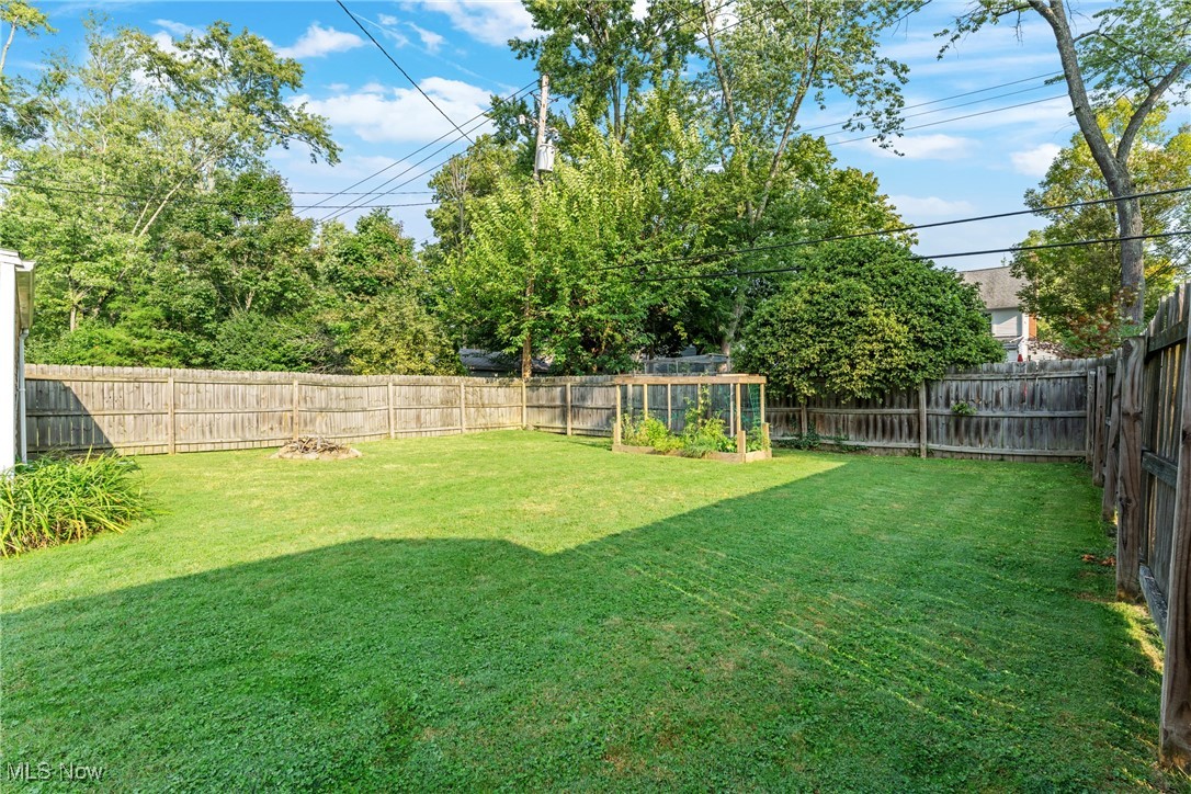 3277 E Scarborough