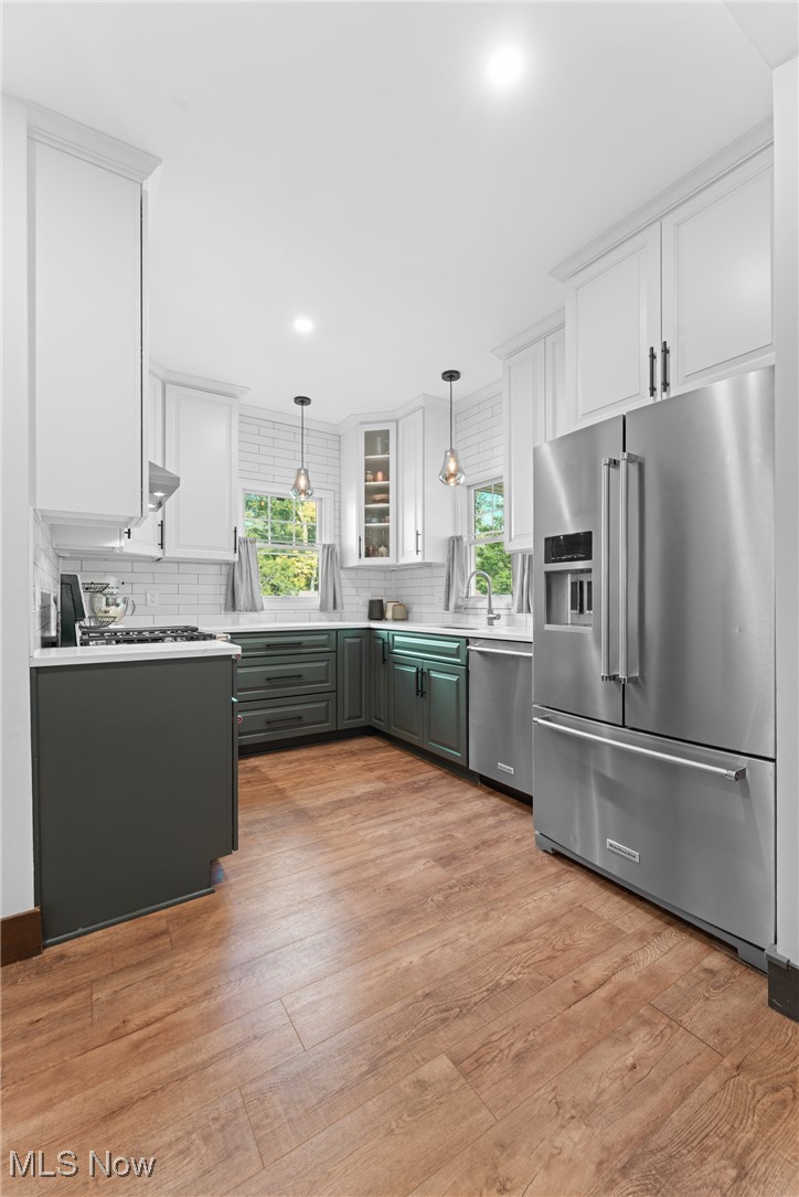 3277 E Scarborough