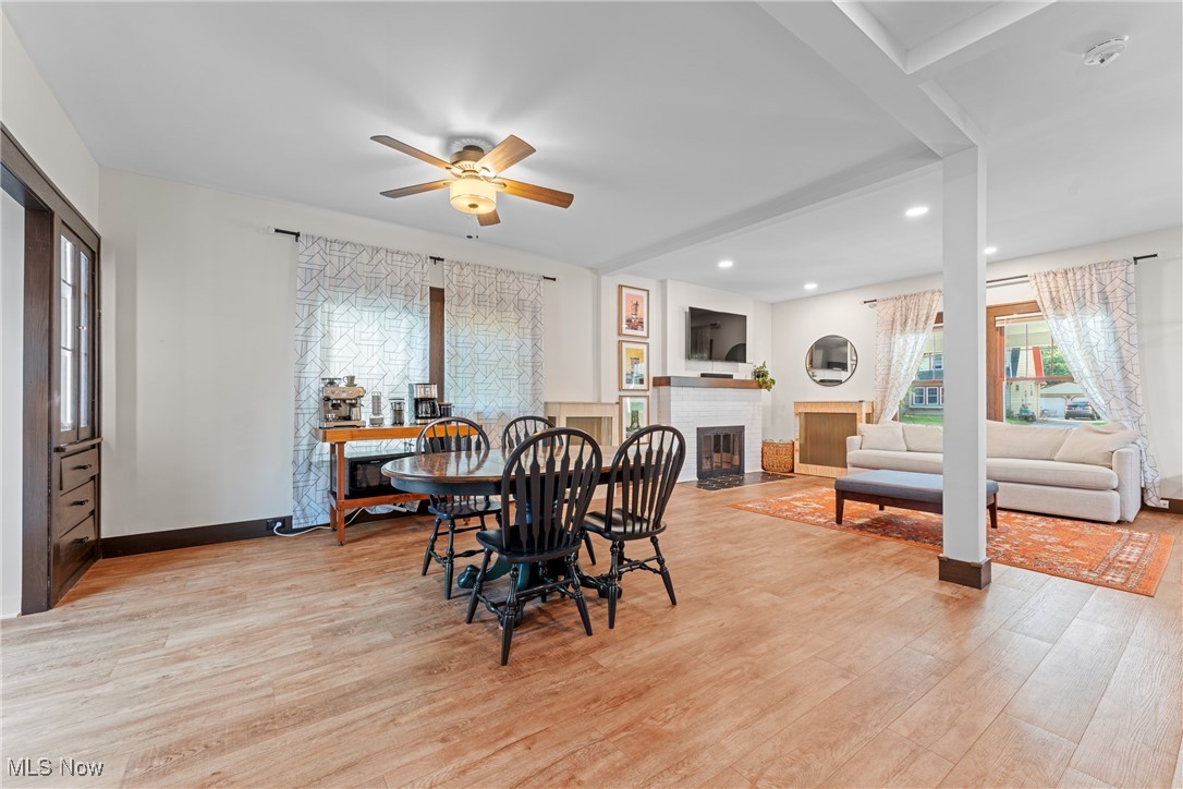 3277 E Scarborough