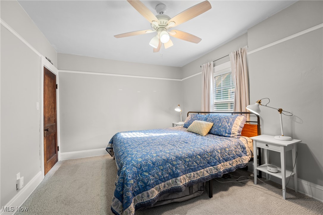 3277 E Scarborough