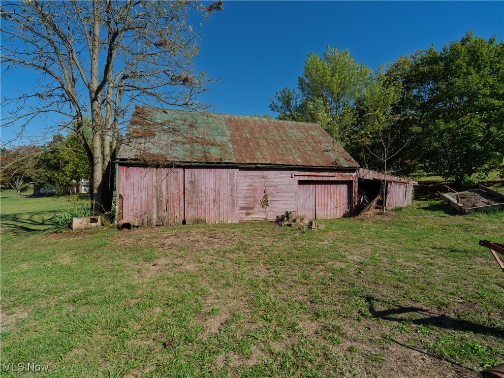 7678 Waynesburg Drive SE