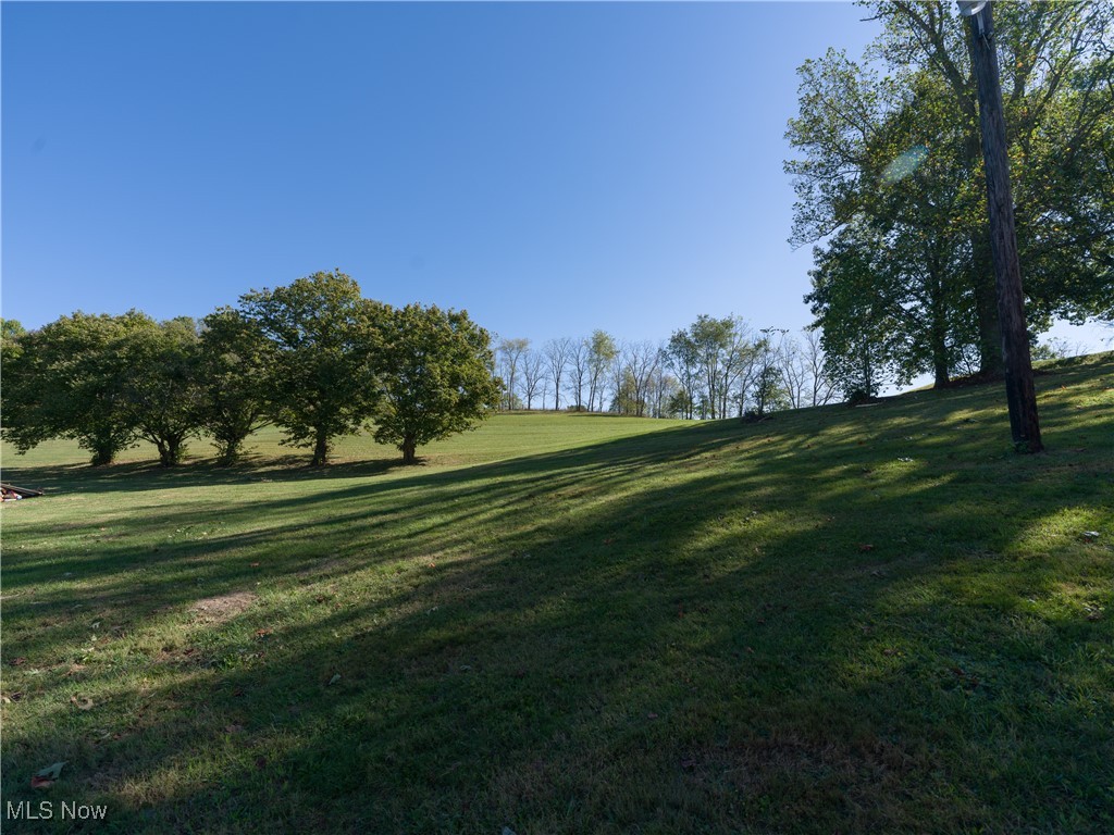 7678 Waynesburg Drive SE