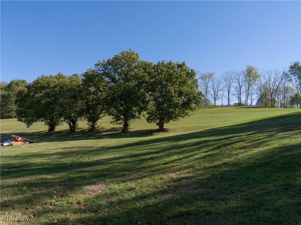 7678 Waynesburg Drive SE