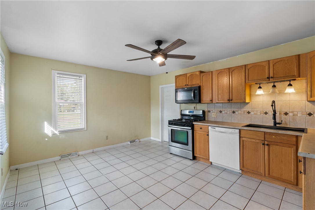 890 Green Side Avenue SW